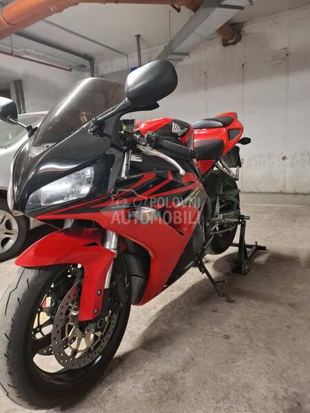 Honda CBR 1000RR FIREBLADE