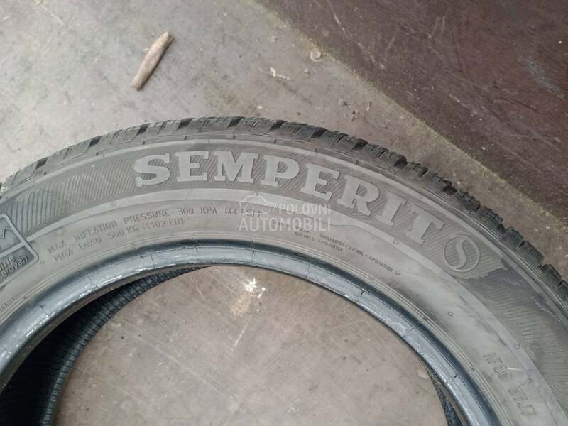 Semperit 185/60 R15 Zimska