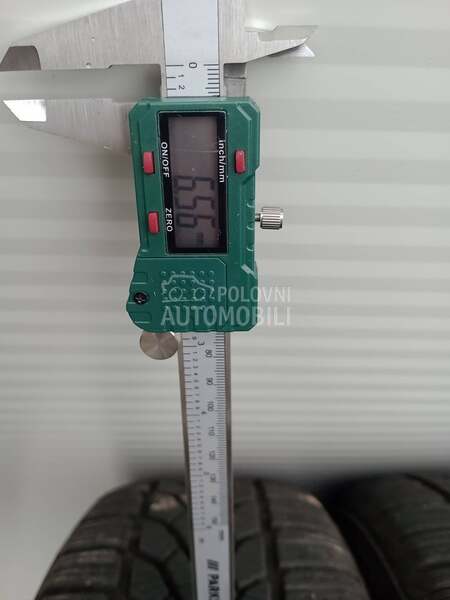 Semperit 185/60 R15 Zimska