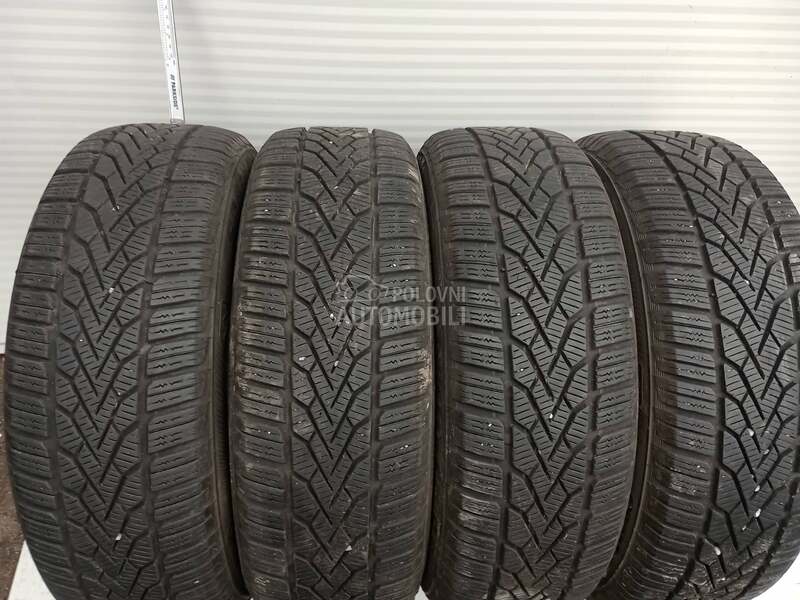 Semperit 185/60 R15 Zimska