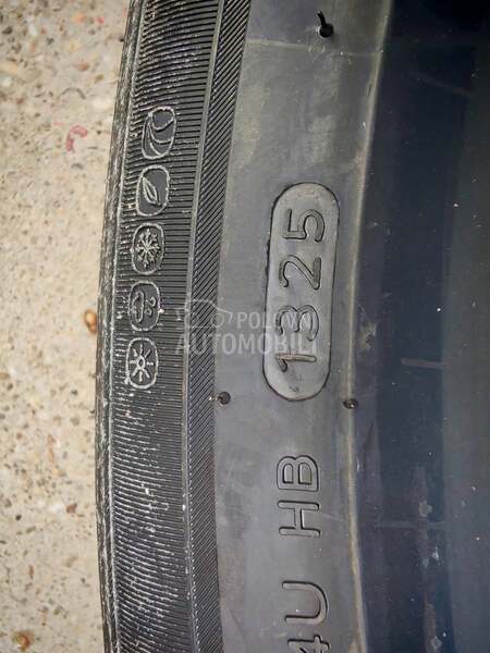 Hankook 255/45 R20 Zimska