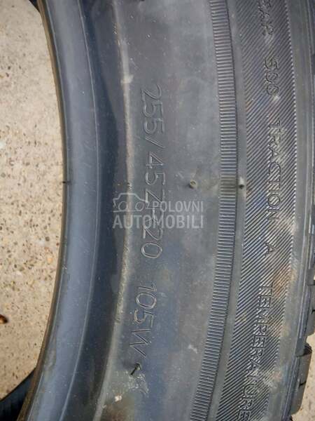 Hankook 255/45 R20 Zimska
