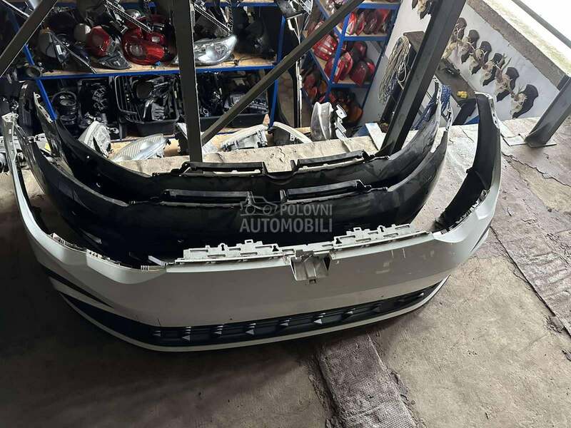 Prednji branik Golf 8