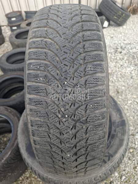 Kumho 215/60 R17 Zimska
