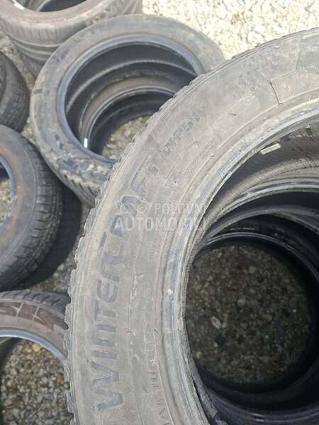 Kumho 215/60 R17 Zimska