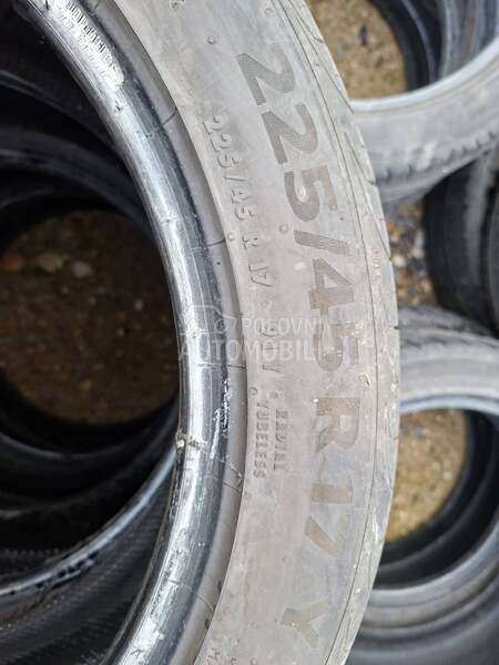 Continental 225/45 R17 Letnja