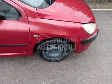 Desno krilo za Peugeot 307