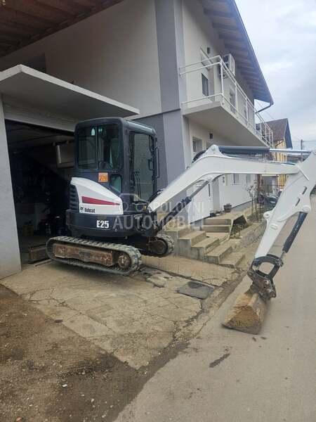 Bobcat E 25