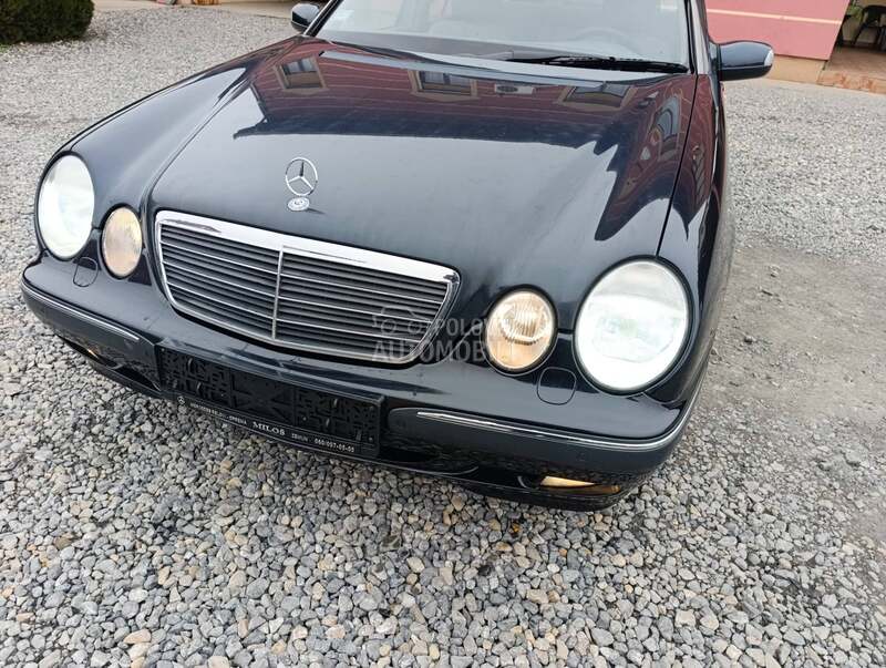 Mercedes Benz E 220 