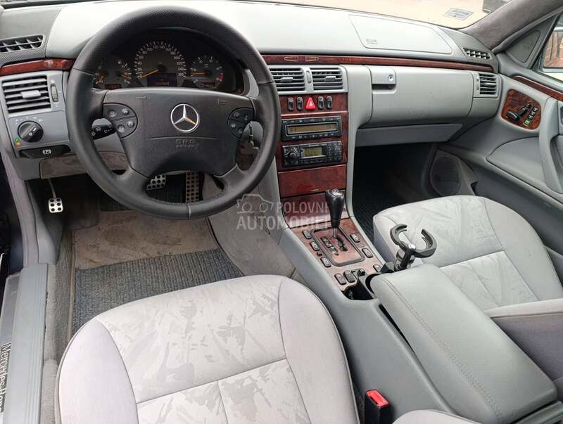 Mercedes Benz E 220 