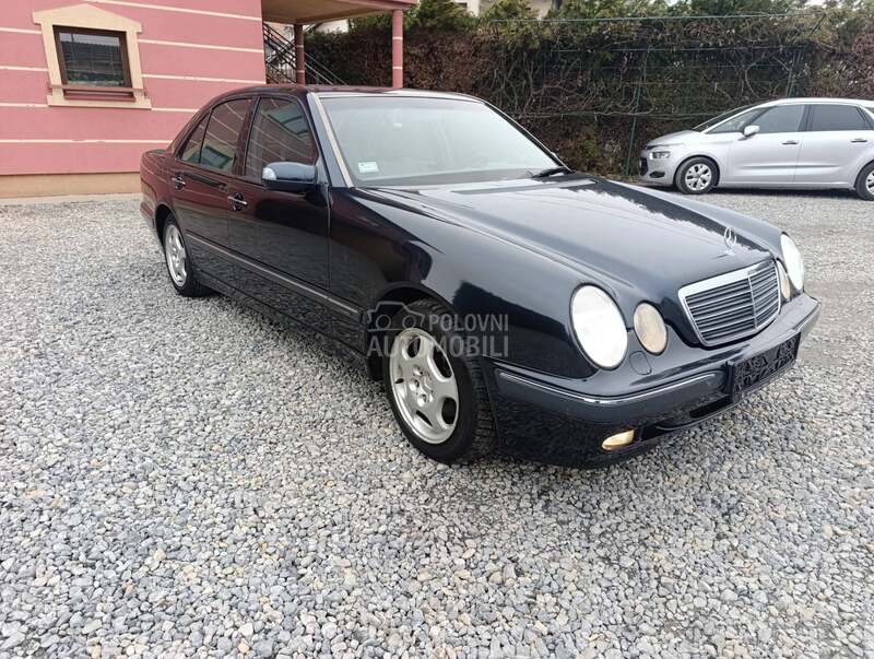Mercedes Benz E 220 