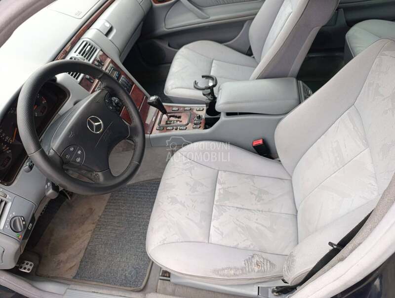 Mercedes Benz E 220 