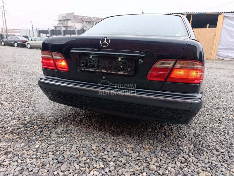 Mercedes Benz E 220 