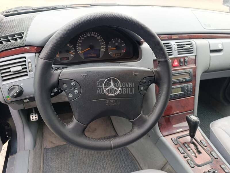Mercedes Benz E 220 