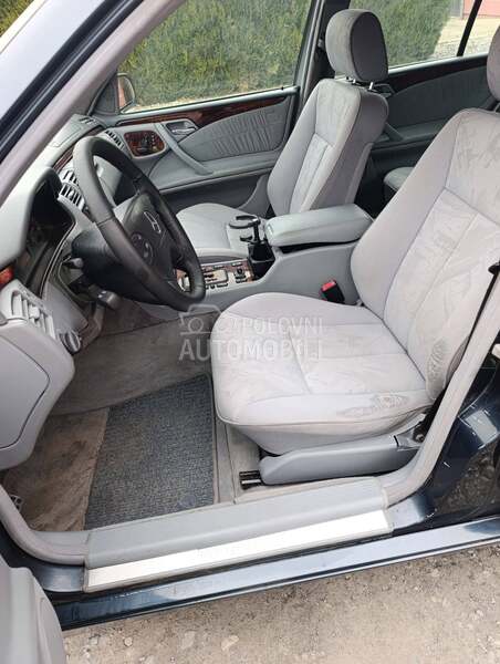 Mercedes Benz E 220 