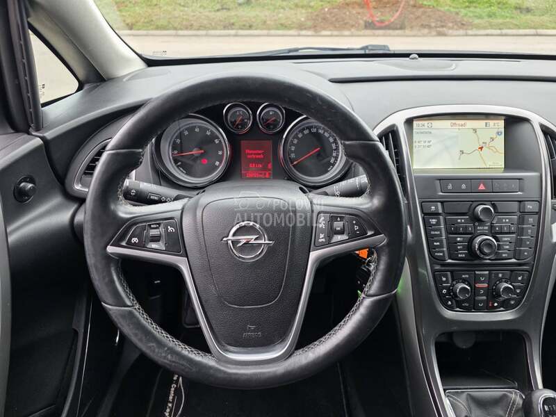 Opel Astra J 