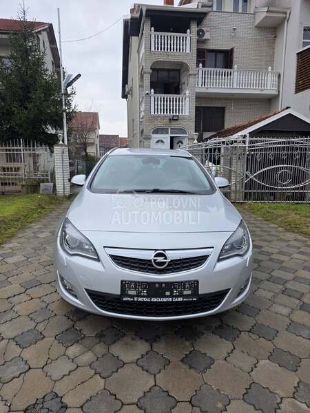 Opel Astra J 