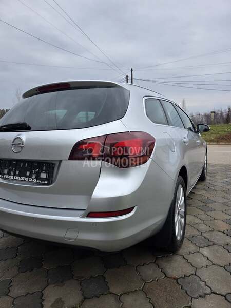 Opel Astra J 