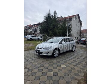 Opel Astra J 