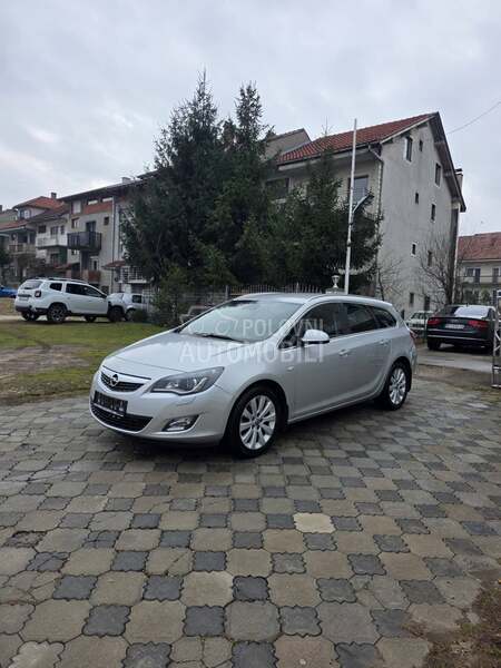 Opel Astra J 