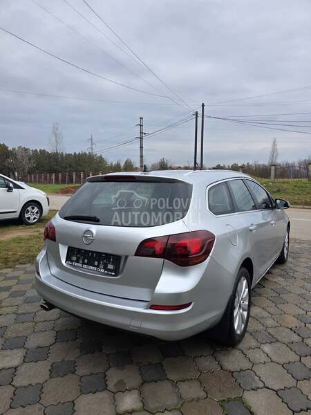 Opel Astra J 