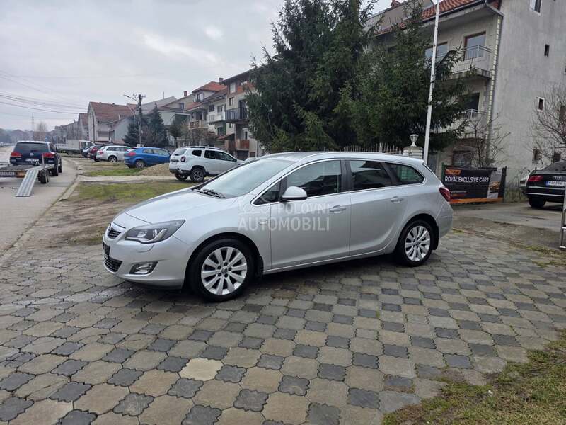 Opel Astra J 