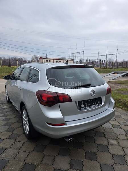 Opel Astra J 