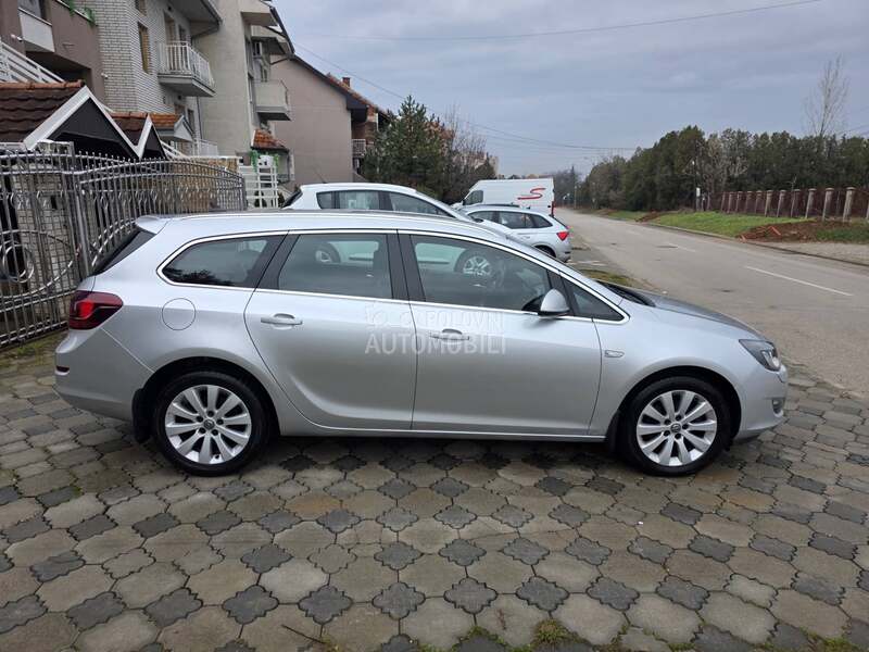 Opel Astra J 