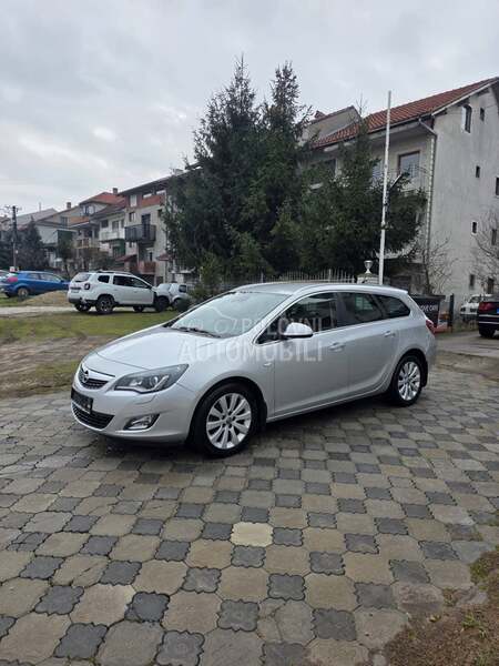 Opel Astra J 