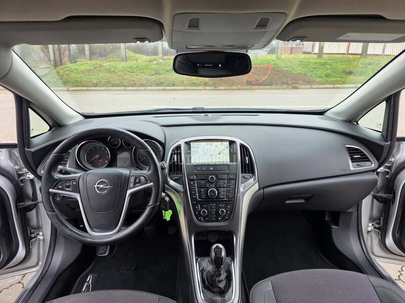 Opel Astra J 