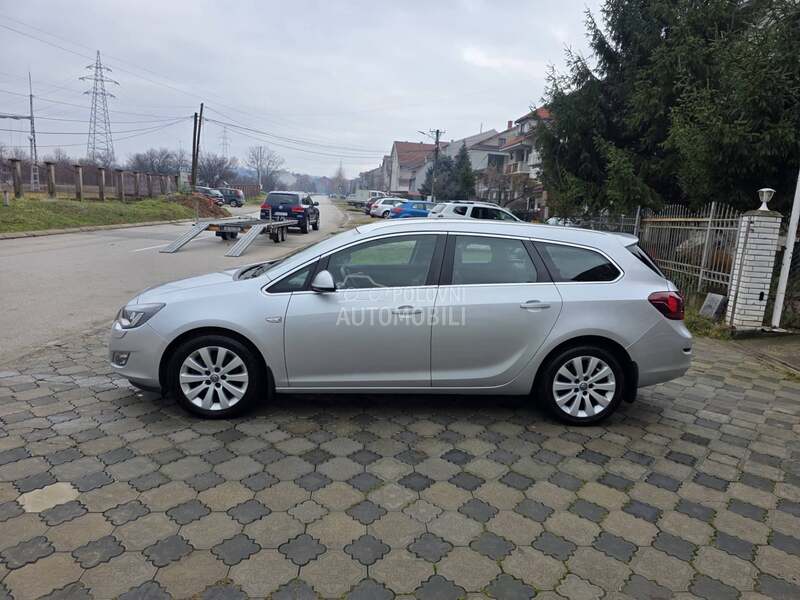 Opel Astra J 
