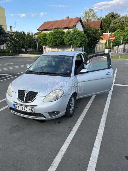 Lancia Ypsilon 