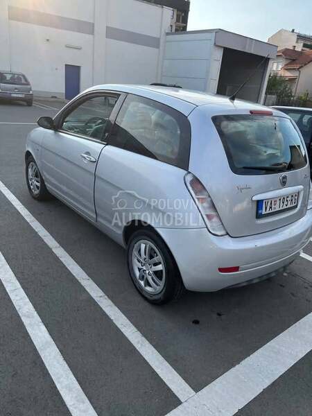 Lancia Ypsilon 