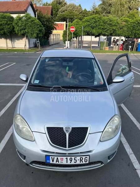 Lancia Ypsilon 