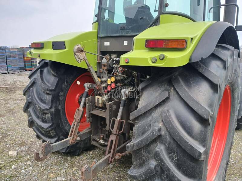 Claas Ares 697