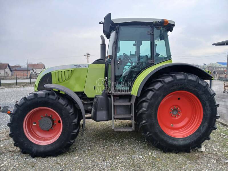 Claas Ares 697