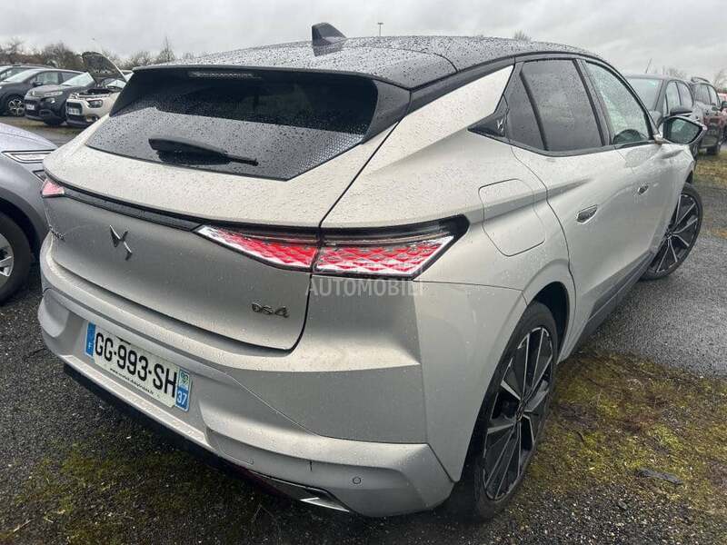 DS 4 HYBRIDE LAPREMIERE