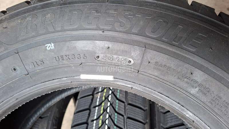 Bridgestone 215/65 R16 Zimska