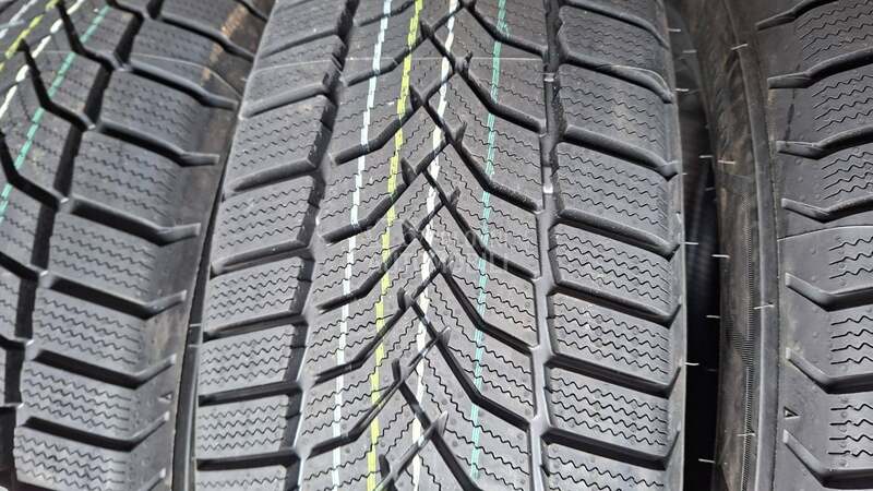 Bridgestone 215/65 R16 Zimska