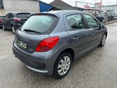 Peugeot 207 1.4 i  118h.k.m