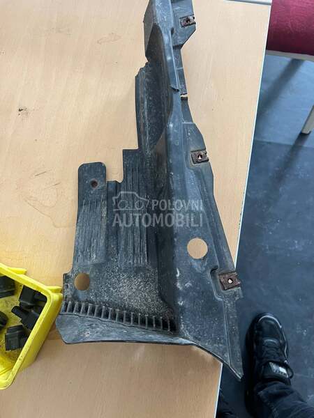 Audi Q3 -  kompletan auto u delovima