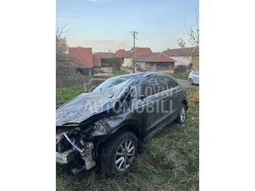 Audi Q3 -  kompletan auto u delovima