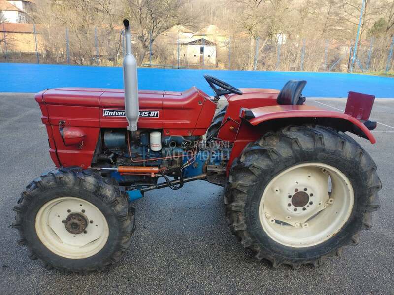 Universal 445 DT   53ks