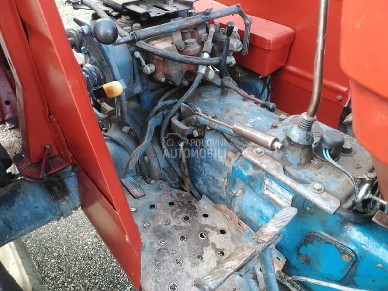 Universal 445 DT   53ks