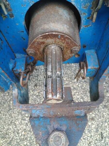 Universal 445 DT   53ks