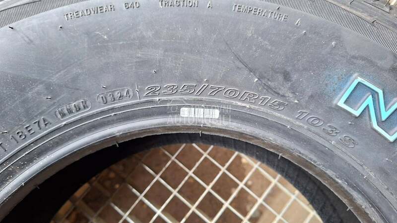 Nexen 235/70 R15 Sve sezone
