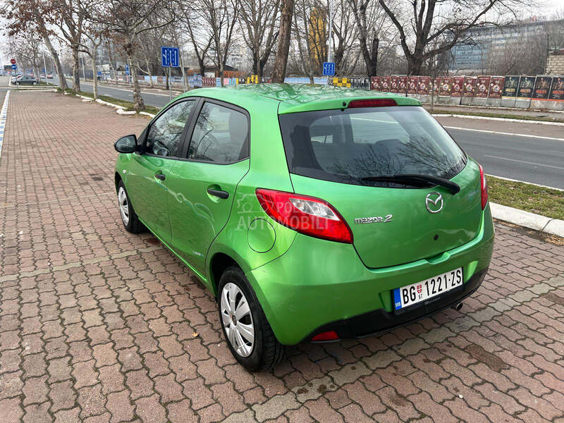 Mazda 2 1.3i CE PLUS