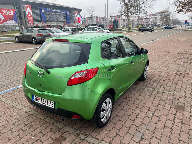 Mazda 2 1.3i CE PLUS