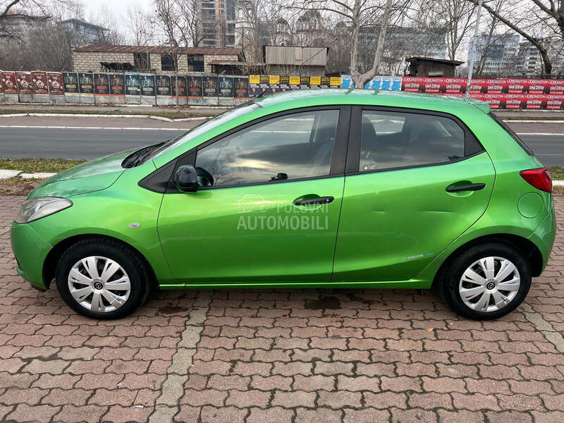 Mazda 2 1.3i CE PLUS