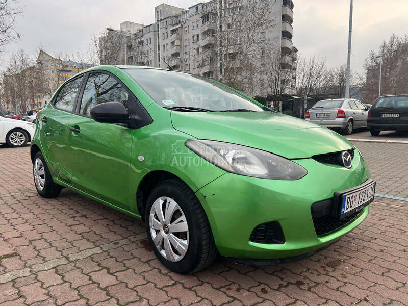 Mazda 2 1.3i CE PLUS